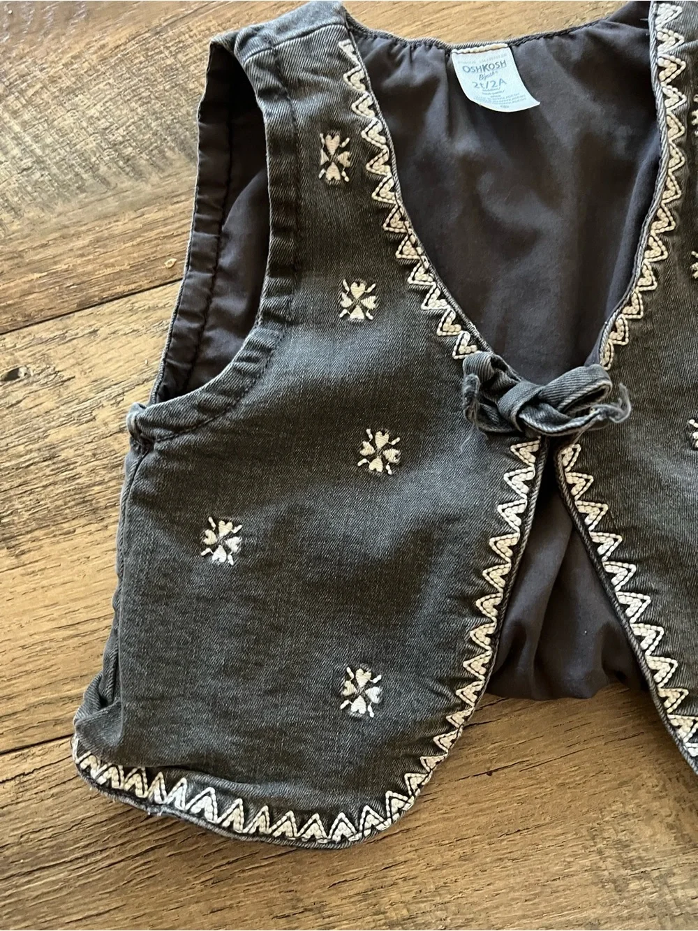 Osh kosh 2T black embroidered denim bow vest